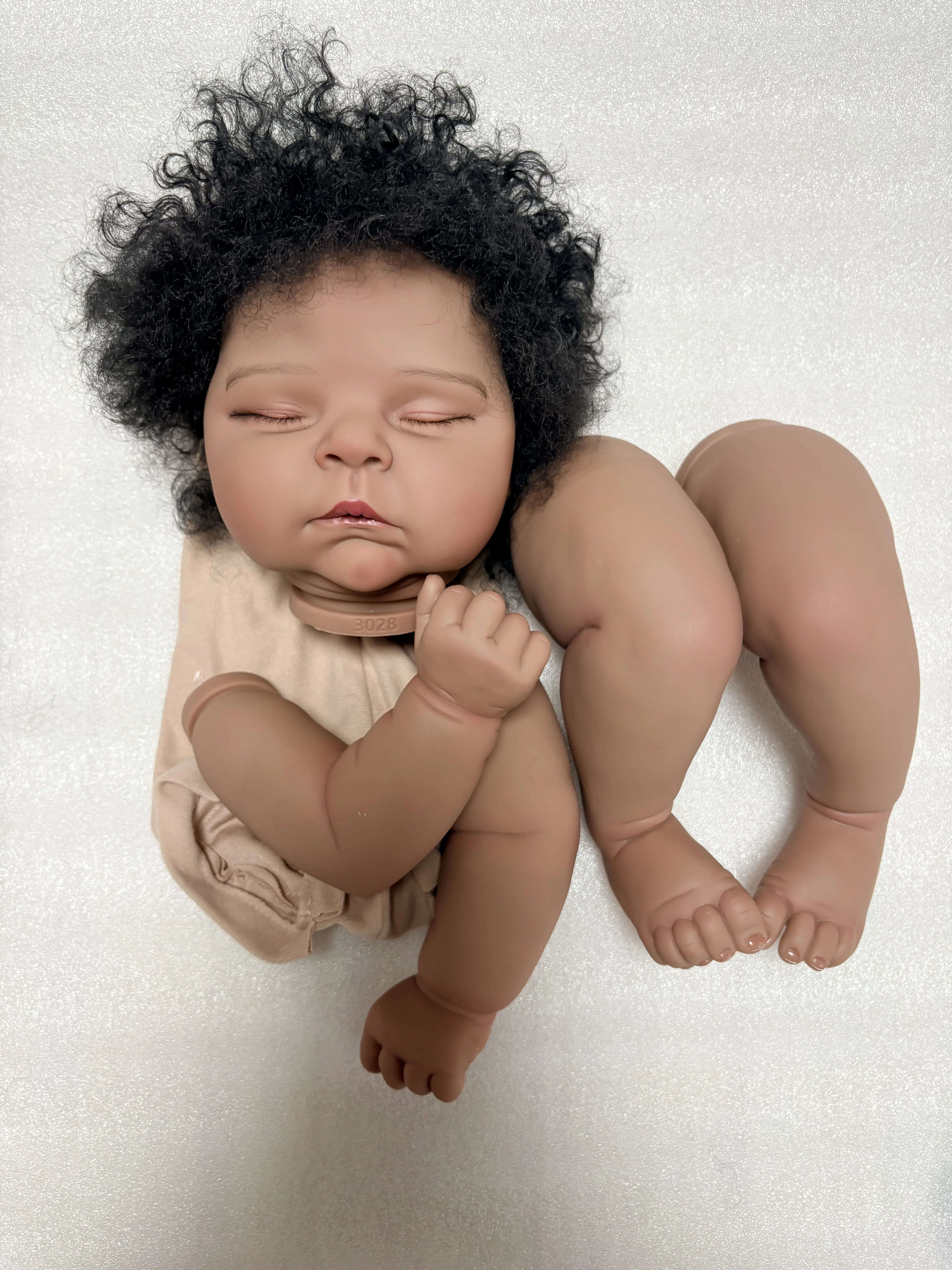 48Cm Hand Painted Dark Skin Reborn Peaches Unassembly Doll Parts Hand Rooted Black Hair with Cloth Body DIY Doll Kit