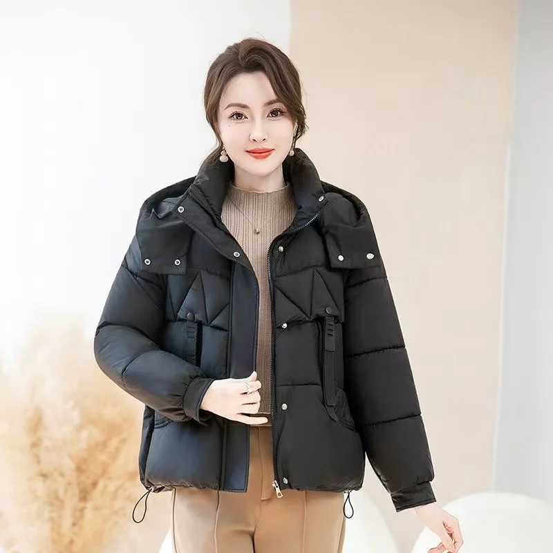 Moda Inverno Parka Breve Donna Giacche imbottite in cotone 2025 Nuovo Casual Spessore Caldo Cappotto con cappuccio Cerniere Allentato Capispalla femminile