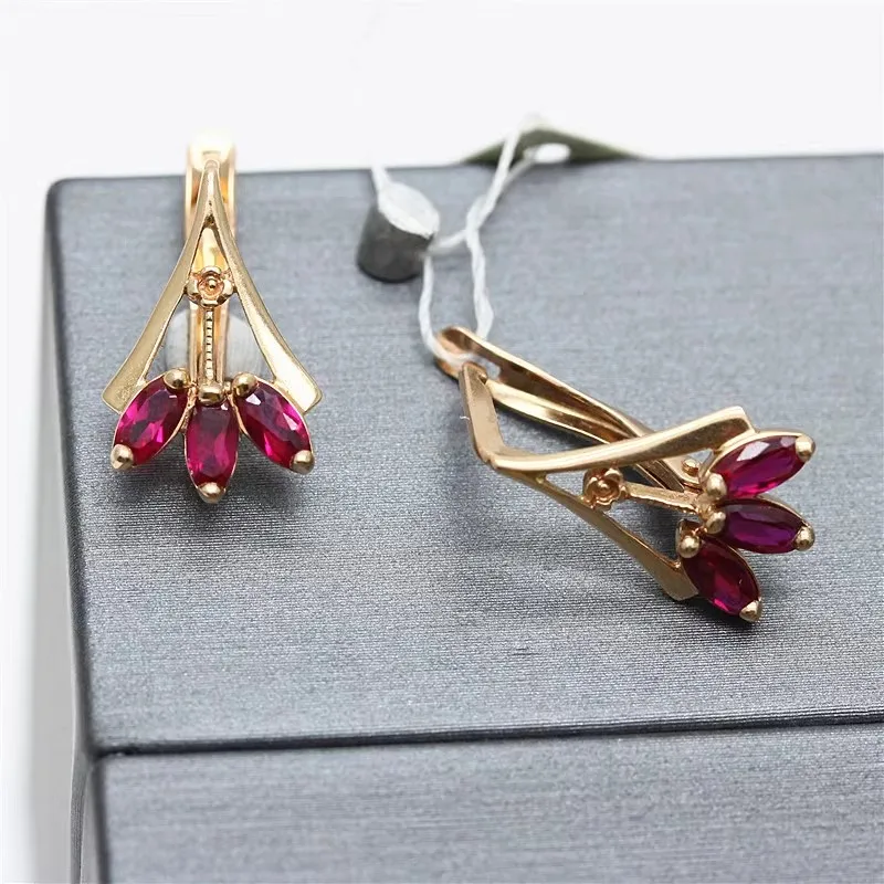 Boucles d'oreilles incrustées de trois pierres précieuses rouges pour femmes, bijoux de banquet plaqués or violet, breloque vintage exquise, or rose 14 carats, 585