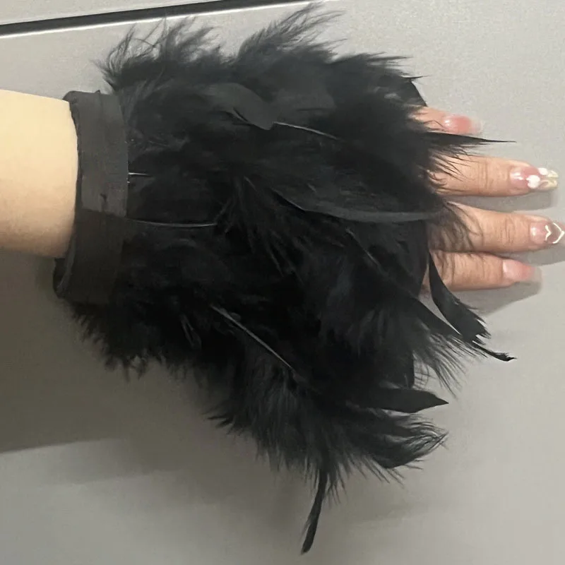 2023 Natural Fur Feather Cuffs Sexy feathers bracelet Arm Cuffs For Women Fuzzy Cuffs Snap On Wrist Cuffs Shirts Feather Sleeves