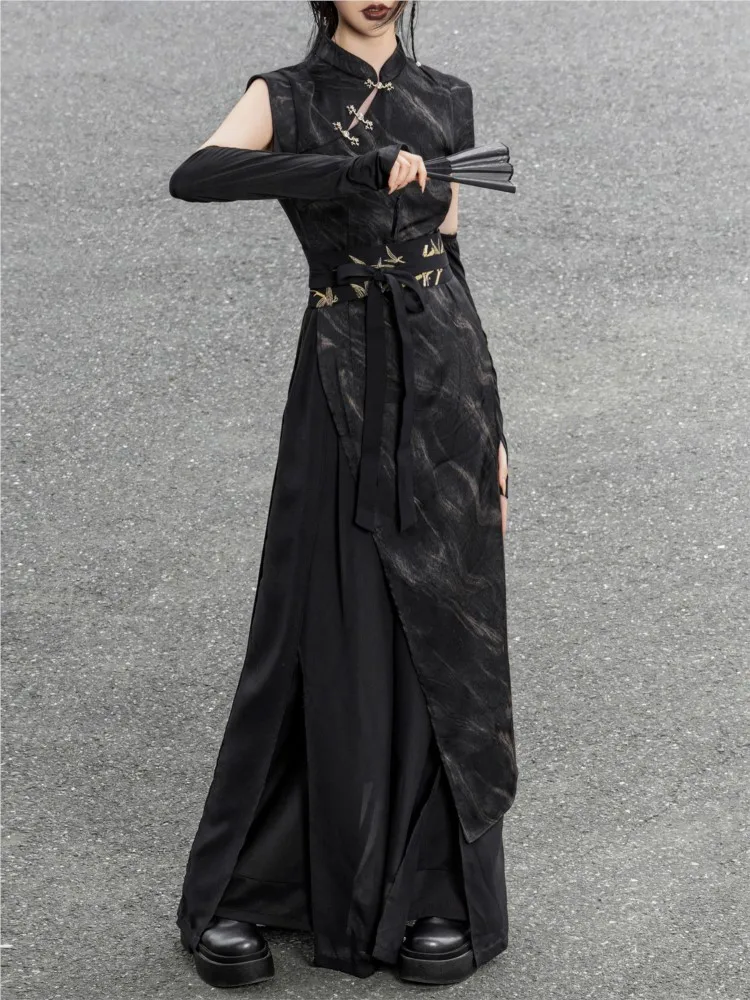 A black water-patterned gold-embossed cheongsam with high slit dark and elegant versatile improved dress set