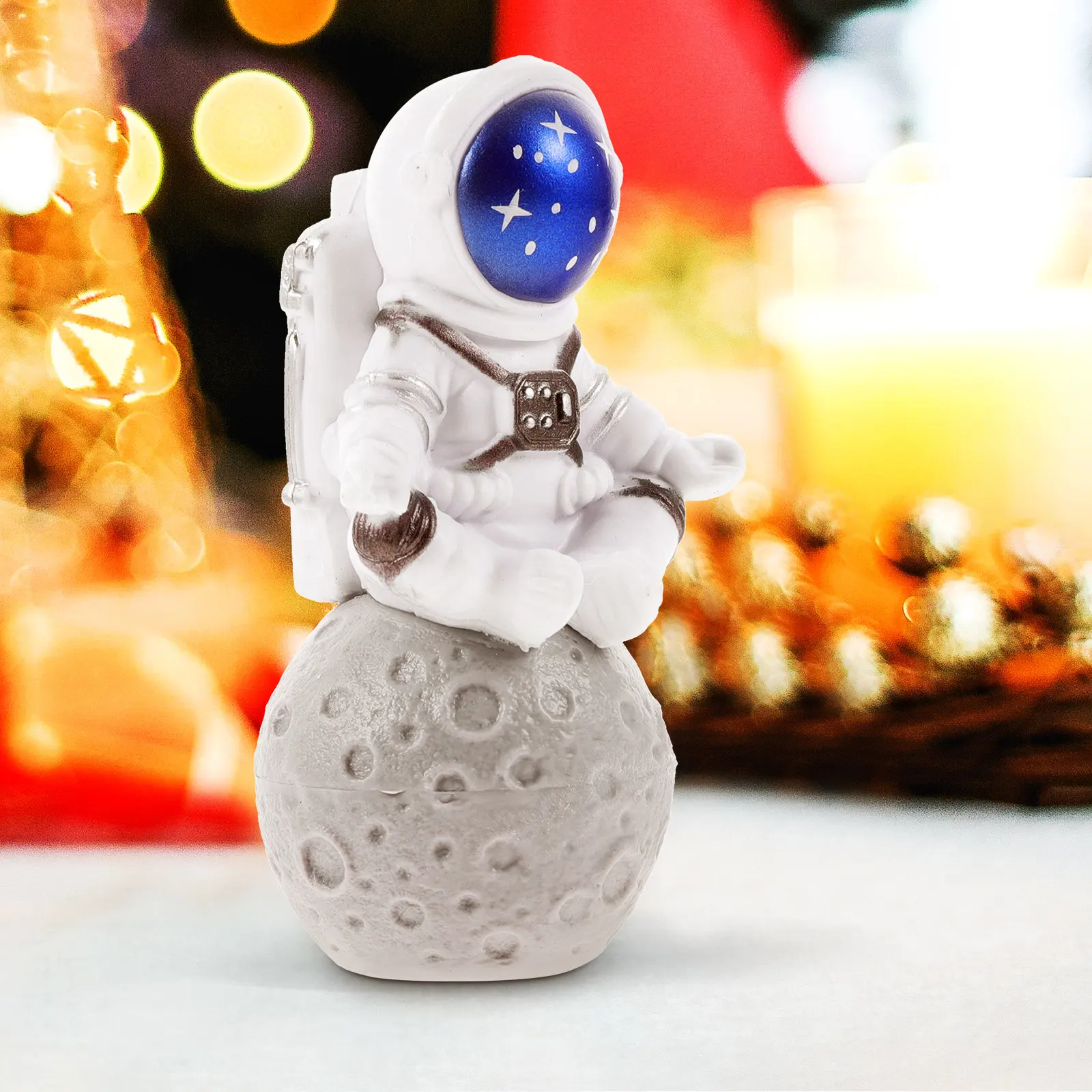 1Pcs Resin Astronaut Decor Desktop Ornament for Home Office Living Room Bedroom Study Bar Creative Spaceman Adornment Festive