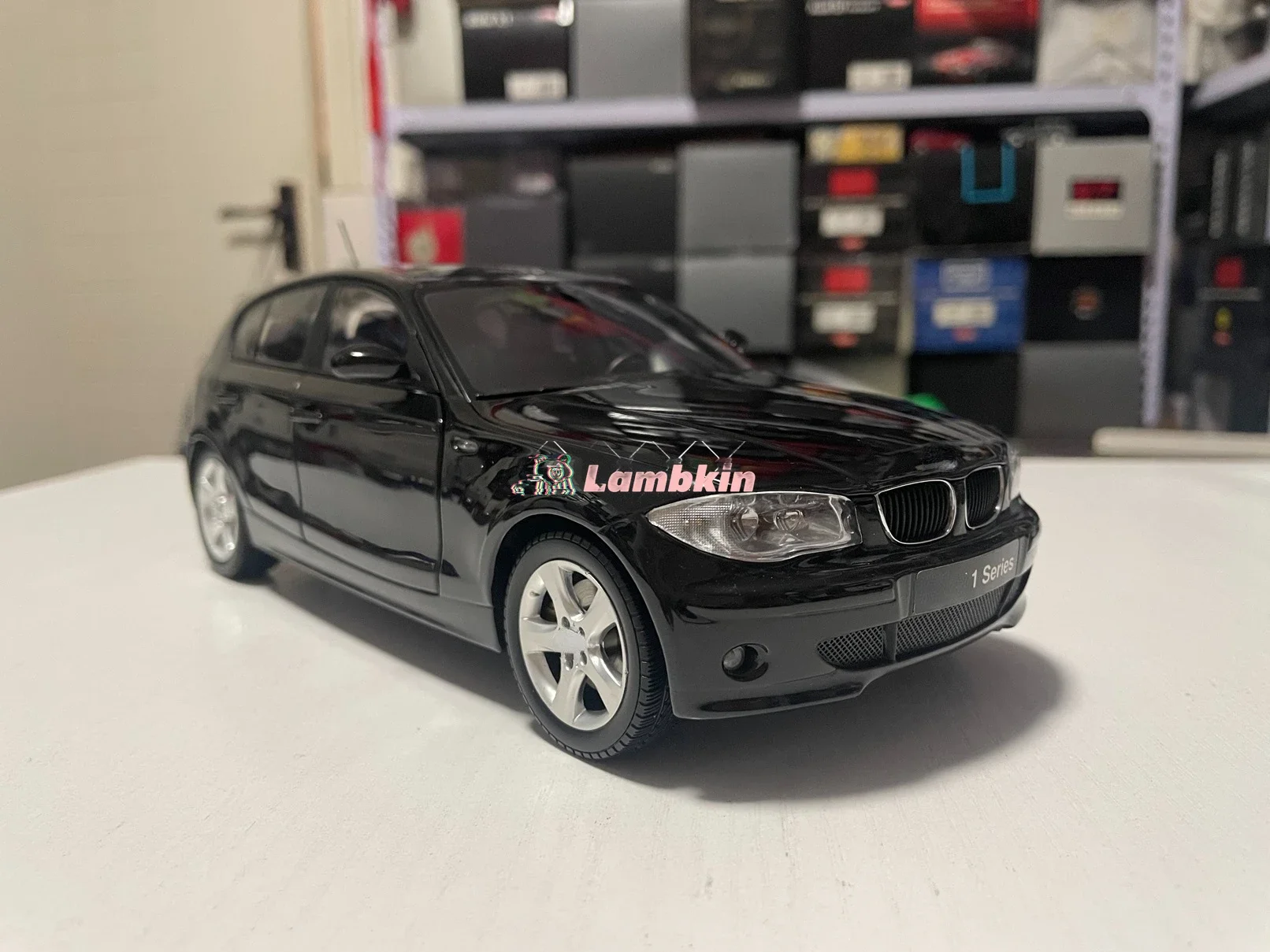 KYOSHO 1:18 For BMW 1-Series Hatchback Sedan Model E87 120i Black Favorite Last One