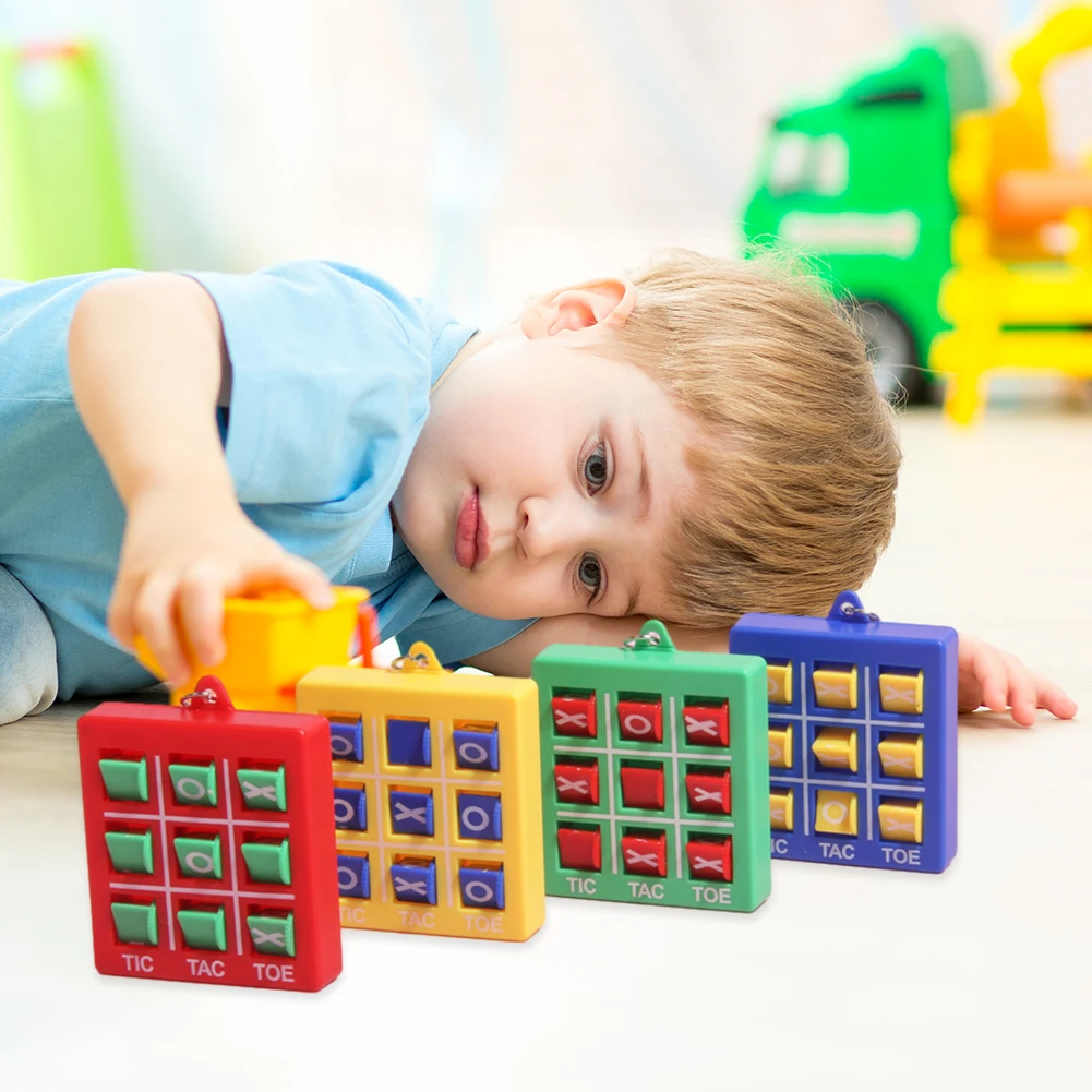 4 Teile/satz Tic Tac Toe Anhänger Spielzeug mit Schlüssel Ring Kleine Klassische Spiel Spielzeug Bunte Tragbare Pädagogisches Spielzeug für Kinder