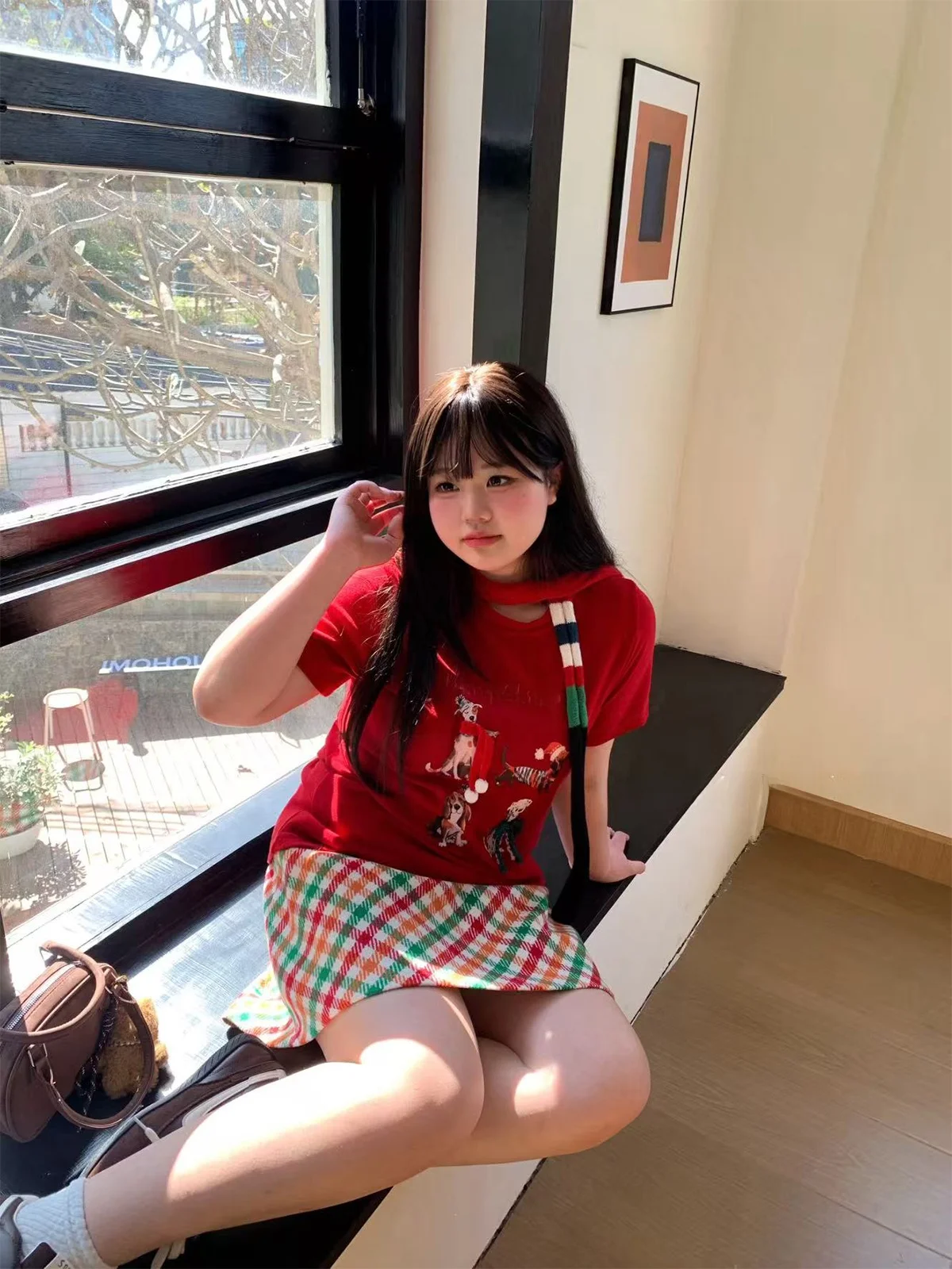 

Женская повседневная футболка свободного кроя с круглым вырезом и коротким рукавом из полиэстеровой смеси, утягивающий топ больших размеров, создающий комфортное ощущение.