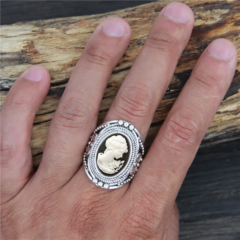 Oval Lady Queen Cameo Rings For Women Vintage Hollow Flower Rings Antique Silver Plated Cocktail Party Fashion Jewelry