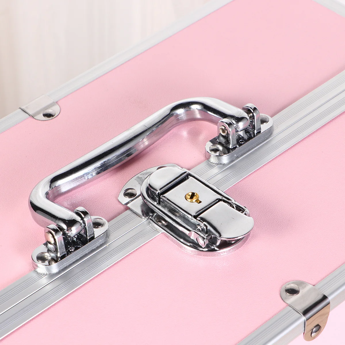 

Handheld Pink Makeup Train Case 3 Tiers Large Capacity Cosmetics Box Portable Travel Organizer Adjustable Shoulder Strap