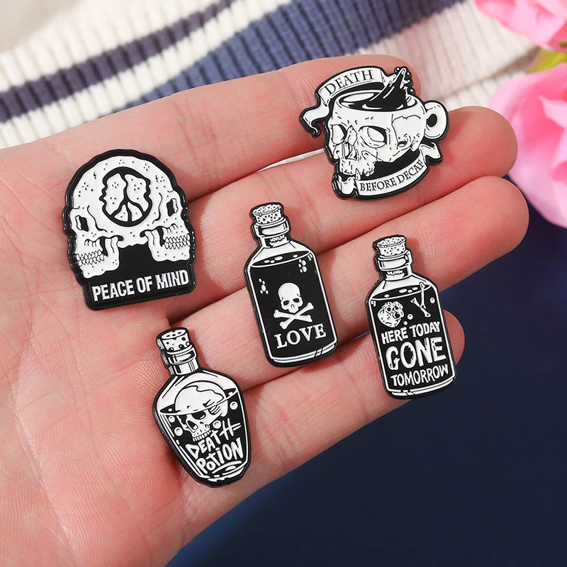 Skull Skeleton Enamel Pins Black White Bone Brooches Lapel Badges Custom Backpack Accessories Kid Gift Friends Jewelry Wholesale
