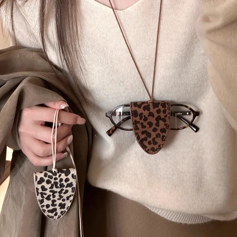 

Women's Hanging Rope Leopard Print Leather Neck Hanging Sunglasses Clip Glasses Chain Storage Necklace Sweater Chain