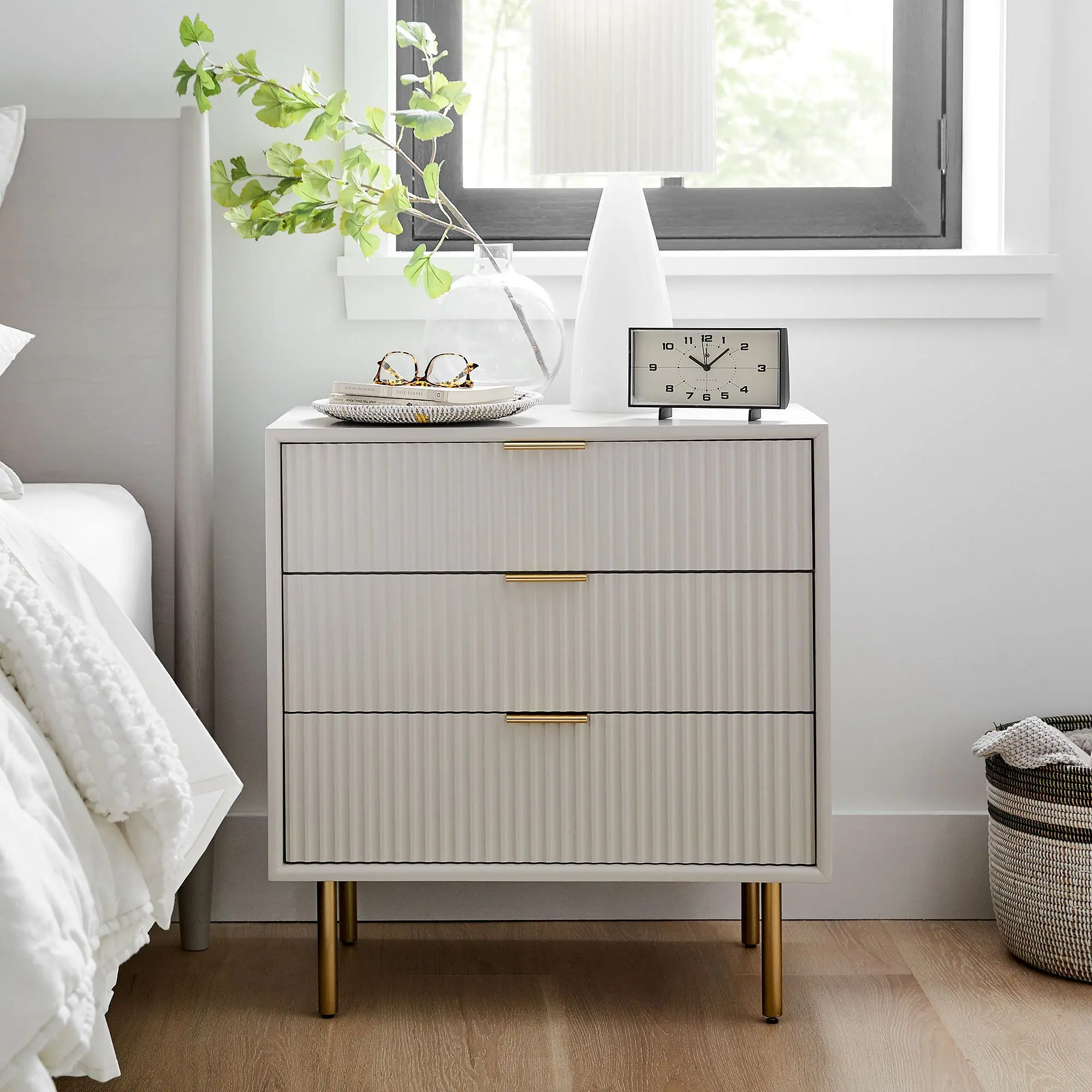 

Hotel Nightstand Table Bedroom Furniture Bedside Table Modern Style Exclusive Design White Painted Color Home Bedroom Furniture