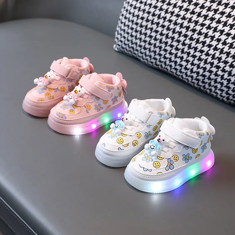 

Spring and Autumn New Children Light Up Light Sports Shoes Girls Smiling Face Leather Leisure Shoe Baby Soft Soled Walking Shoes