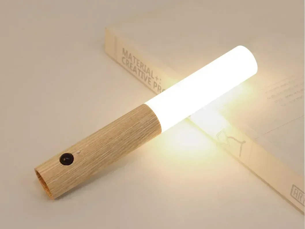 Luz LED nocturna con Sensor de movimiento inteligente, luces de pared de inducción inteligentes para el cuerpo humano, lámpara artística de madera de imitación para mesita de noche y dormitorio