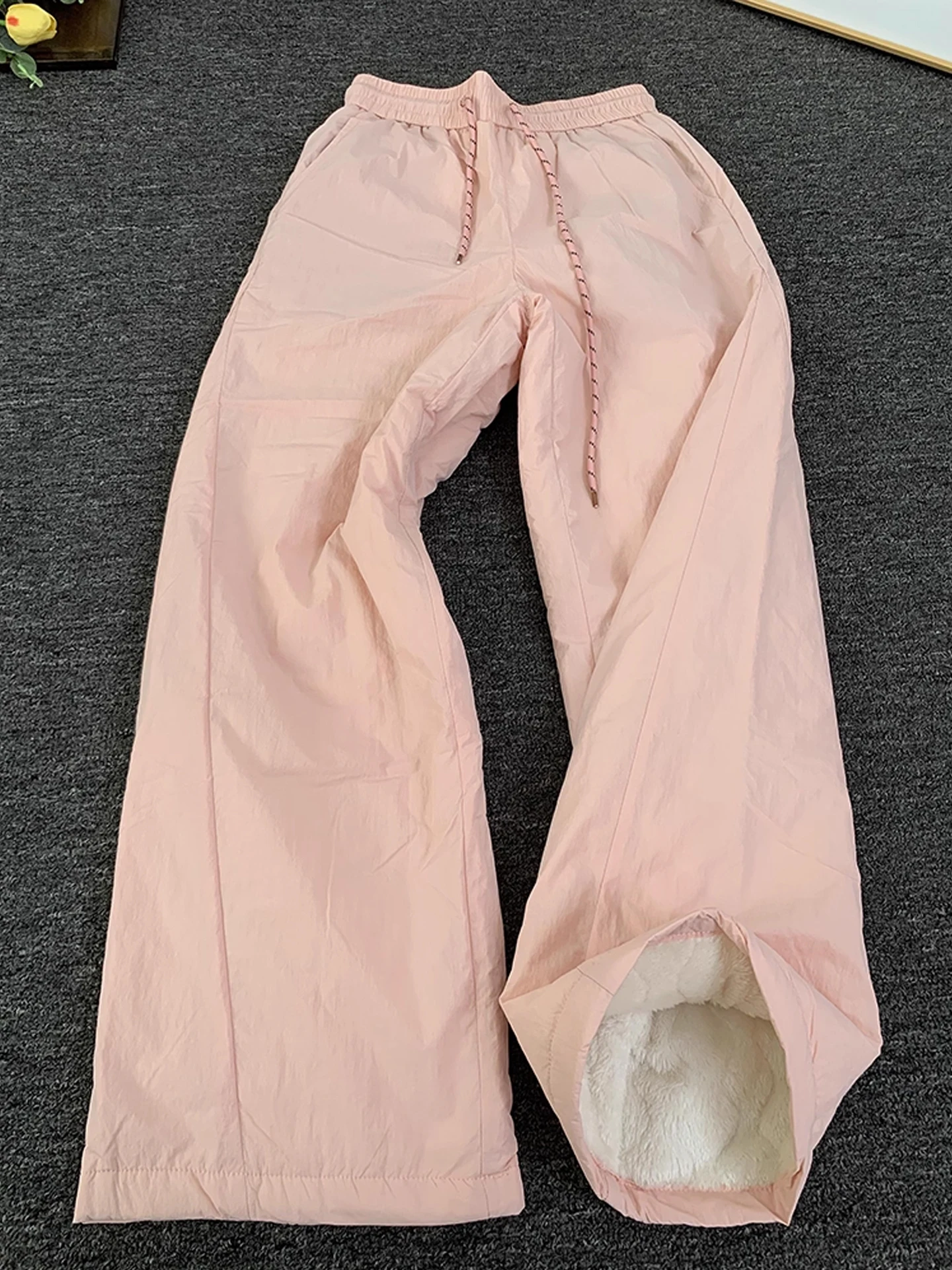 

Thickened Fleece Winter Trousers Men's Women's Outdoor Skiing Pants Cold Proof Casual Loose Fit Breathable Nylon Fiber