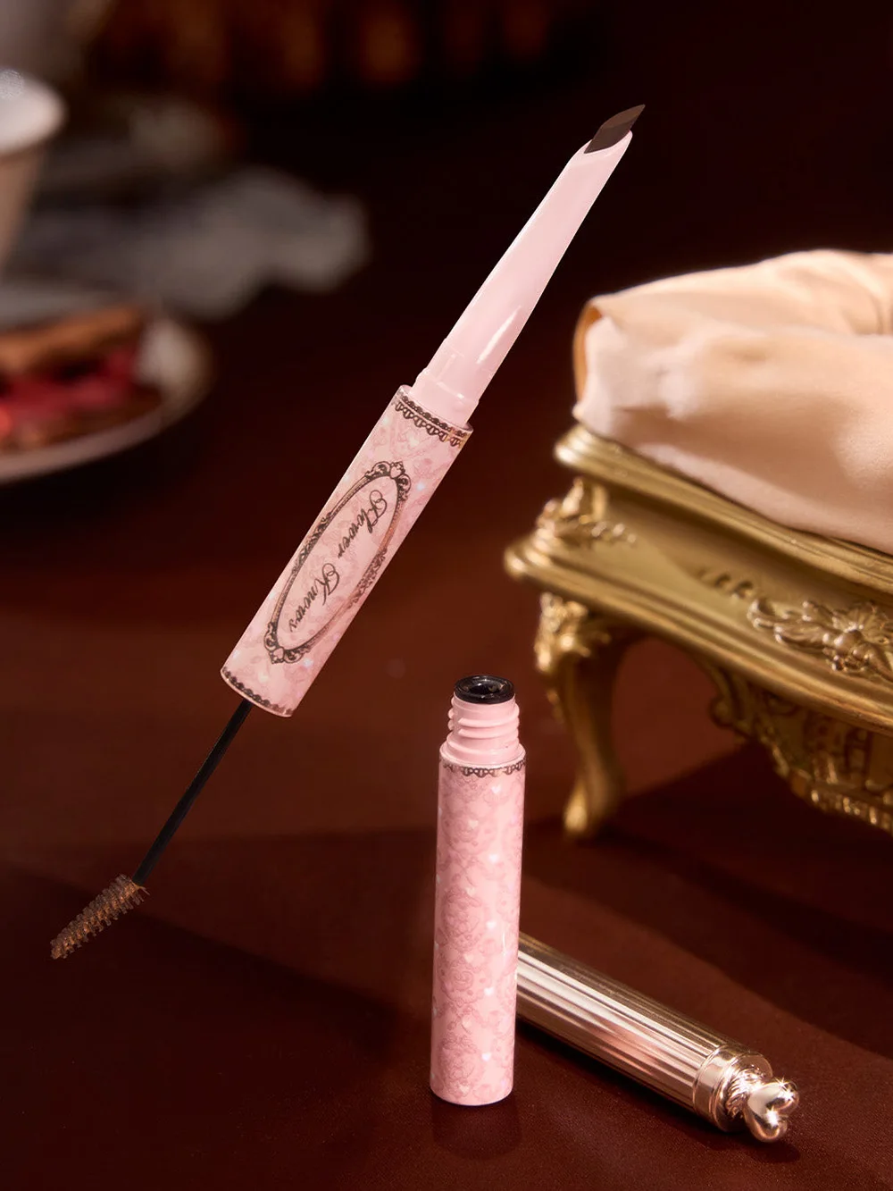 Flower Knows Sweetie Bear Gel e matita per sopracciglia a doppia estremità Strumento per trucco per sopracciglia resistente al sudore, a lunga durata, impermeabile, a prova di sbavature
