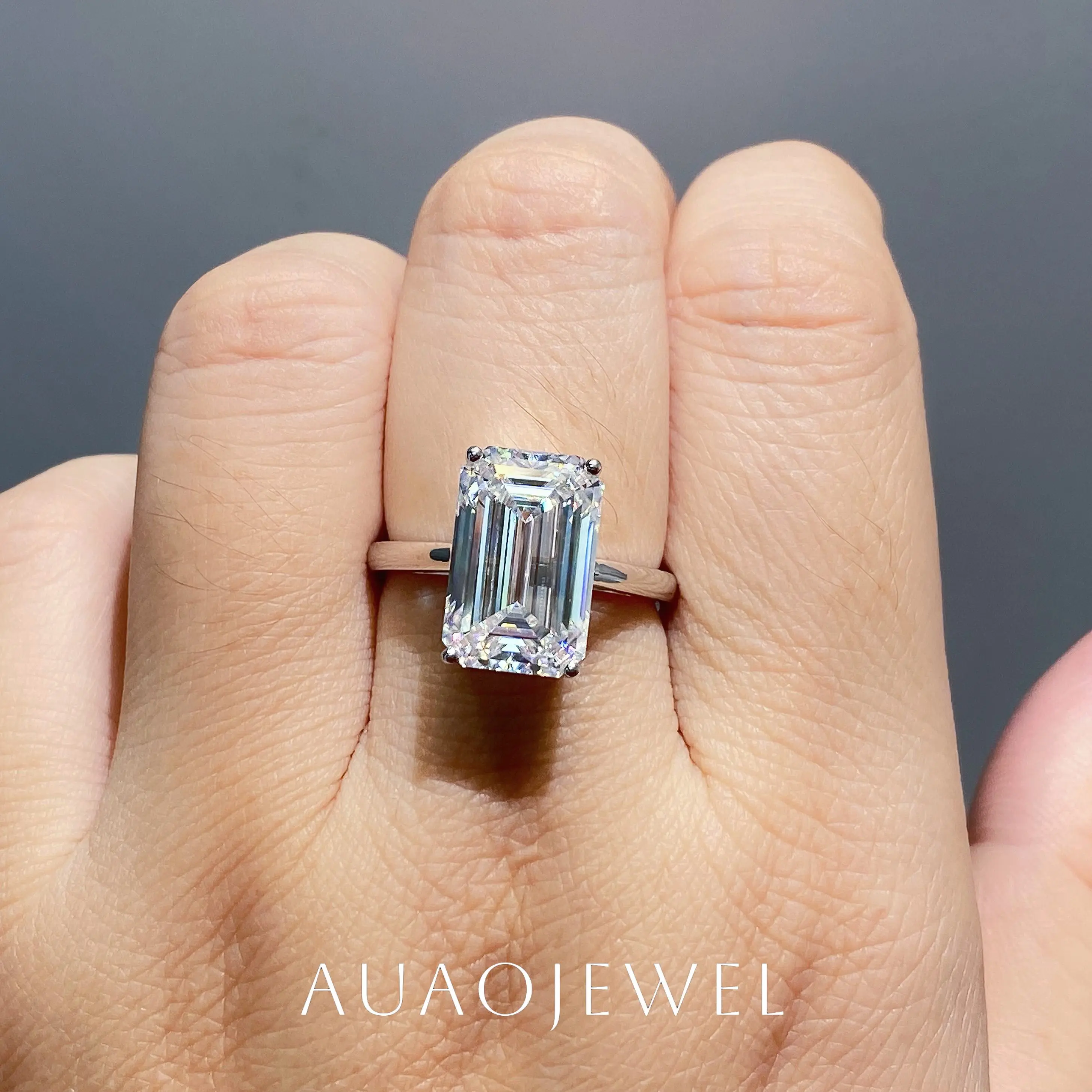 

AUAOJEWEL 8 Carat Moissanite Diamond Ring 9*14mm Emerald Cut for Woman Fine Jewelry 14K 18K White Solid Gold Engagement with GRA