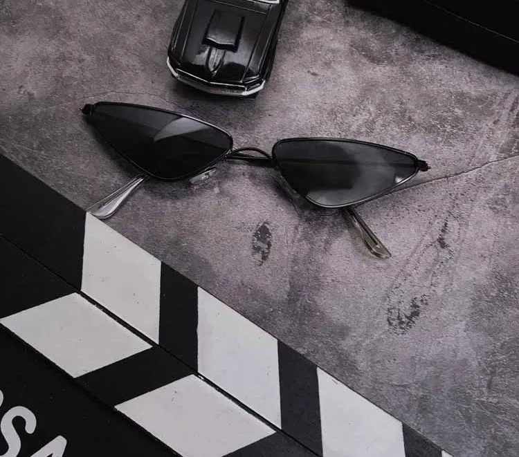 Lunettes de soleil œil de chat Franky pour femmes et hommes, lunettes de cosplay anime, accessoires de fête drôles, mode