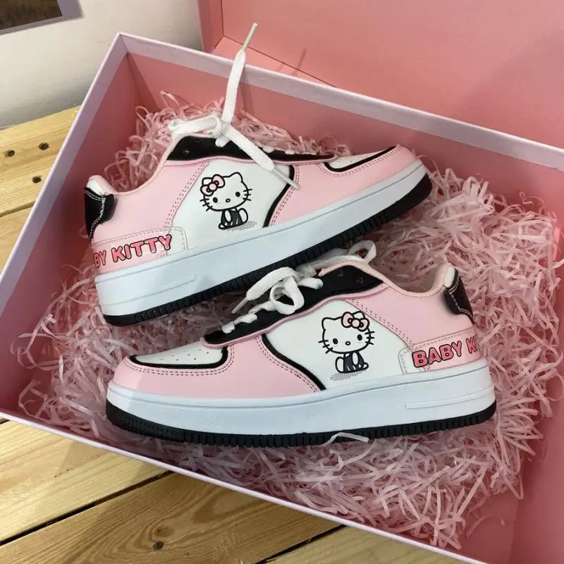 Sepatu olahraga wanita Hello Kitty lucu sepatu papan kulit Sanrios Sneakers cetak Anime Kt sepatu kasual mode kartun Kawaii