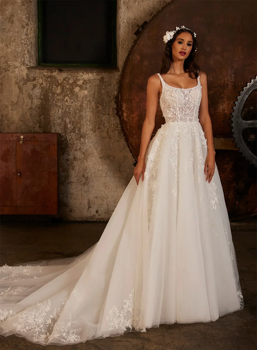 

Customized Elegant Wedding Dresses Elegant Bridal Gowns Lace Appliques Sleeveless Backless Robes For Brides estidos De Novia