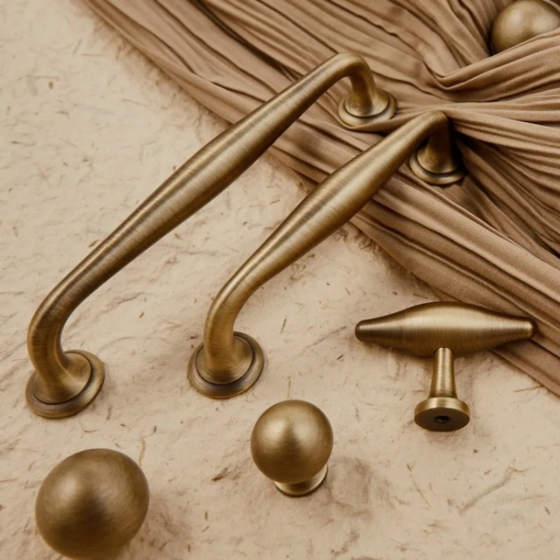 

Antique Brass Furniture Handles and Knobs Bronze Wardrobe Pulls Cupboard Door Knob Retro Brass Kitchen Cabinets Handles