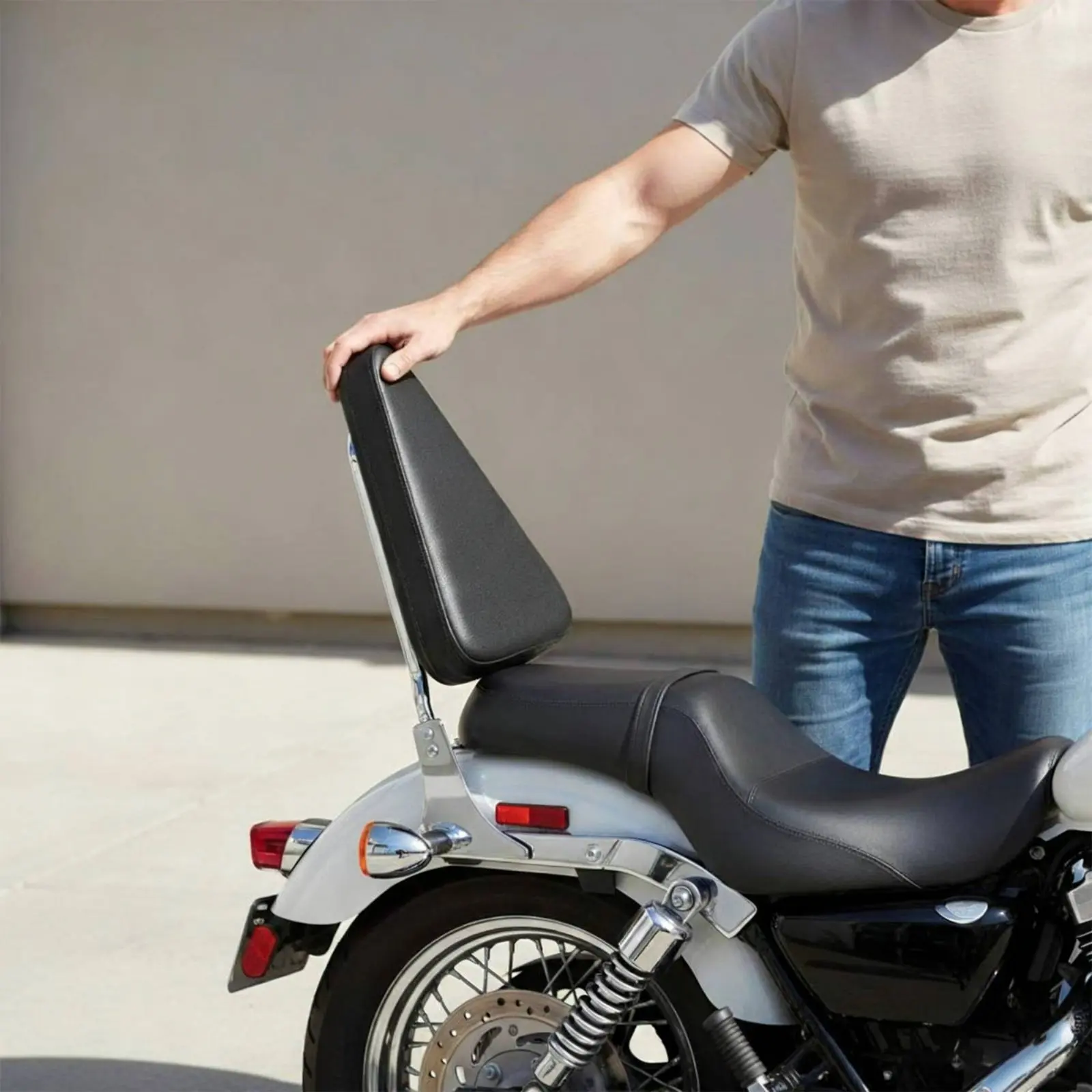 

Pointed Sissy Bar Pad PU Leather Triangular Backrest Pad