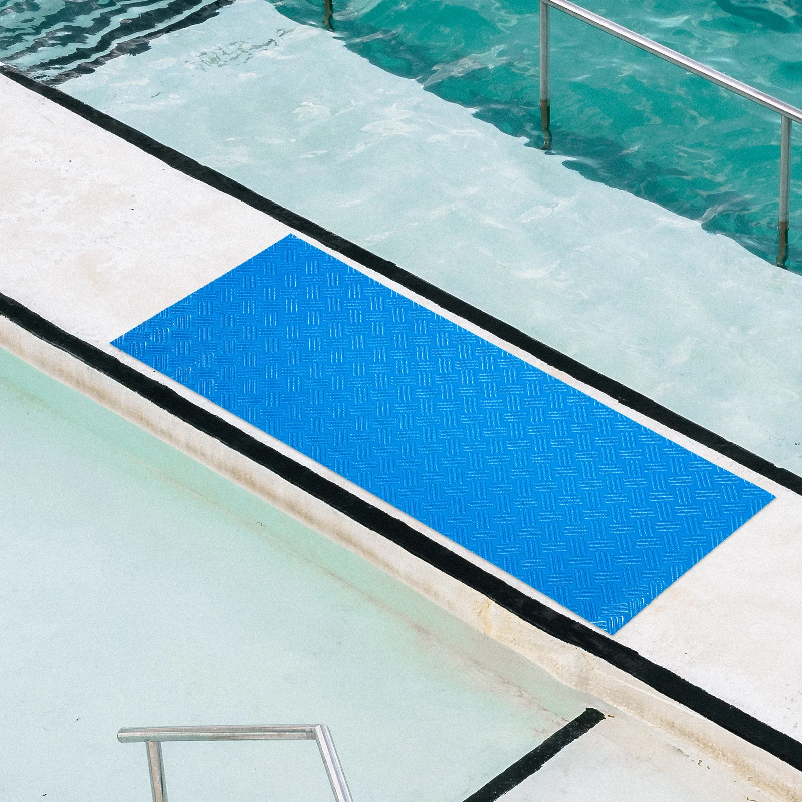 

1 Roll Stripe Pool Ladder Mat Non-Slip Swimming Pool Step Pad Comfortable PVC Anti-Skid Surface PVC Ladder Pad