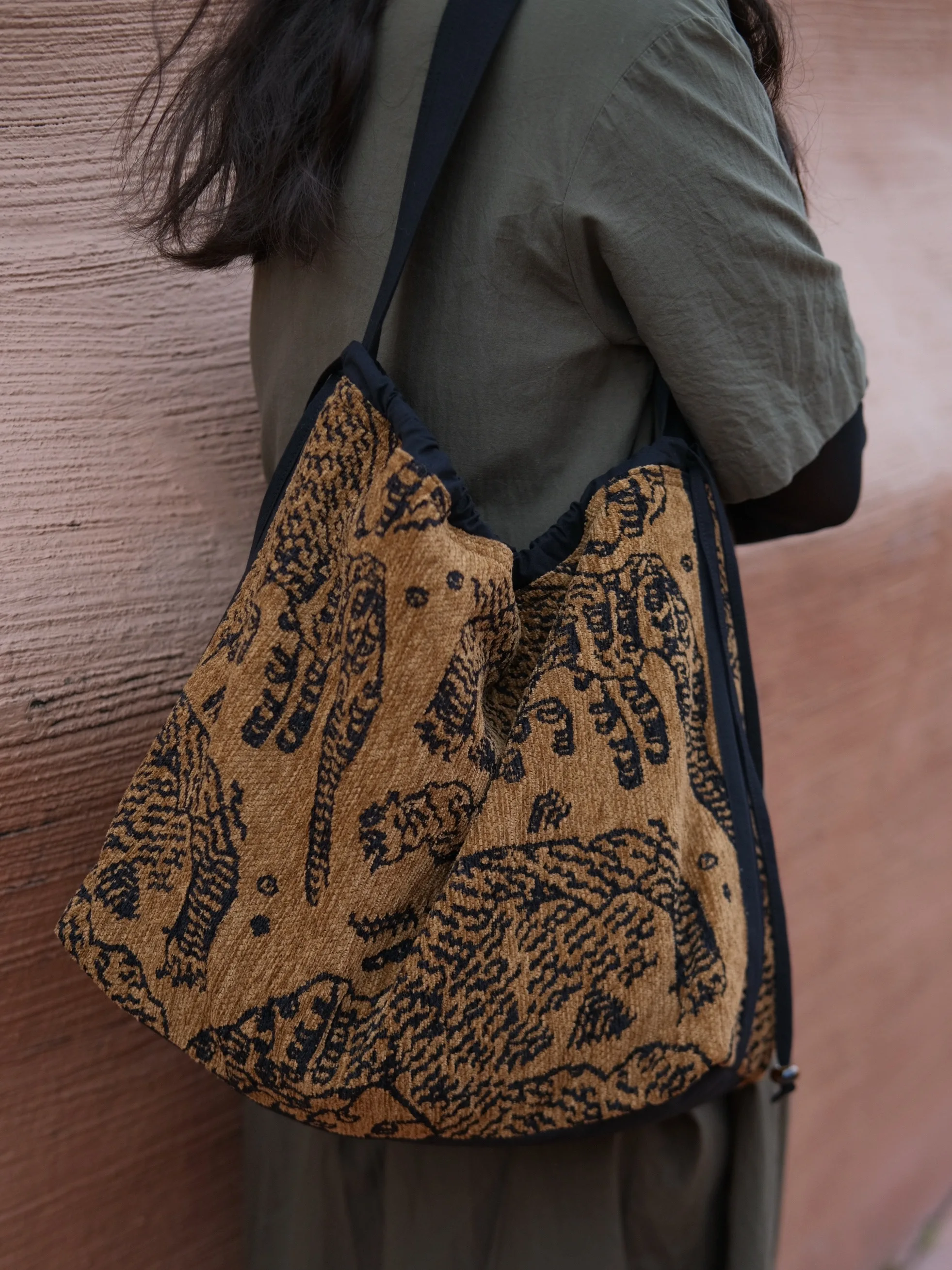 sapana2025-autumn-winter-caramel-color-dstring-tote-bag-cloud-oulder-bag-retro-snail-ell-soft-foldable-handbag-for-women