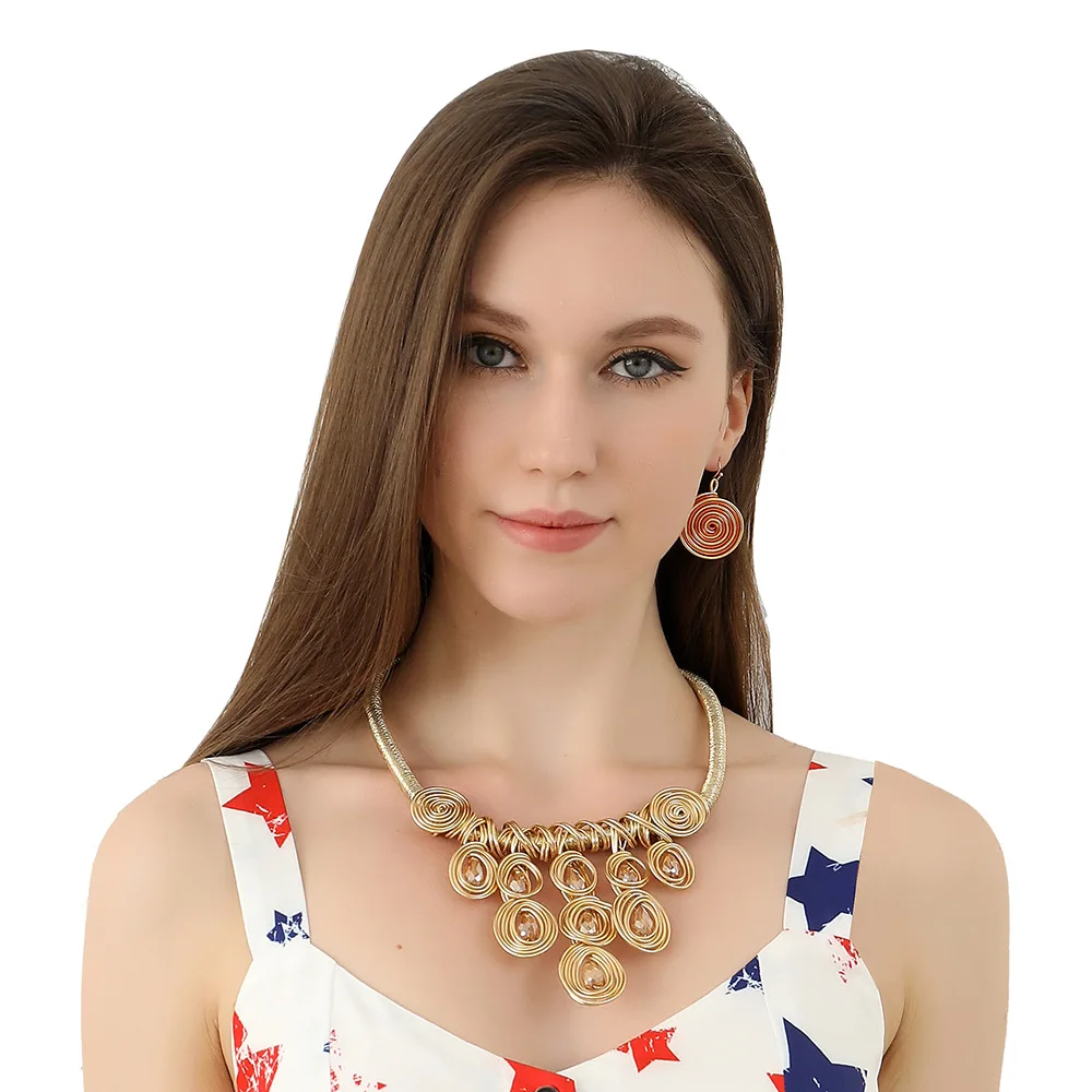 

Exaggerated necklace set, fringed woven big-name necklace, new necklace.