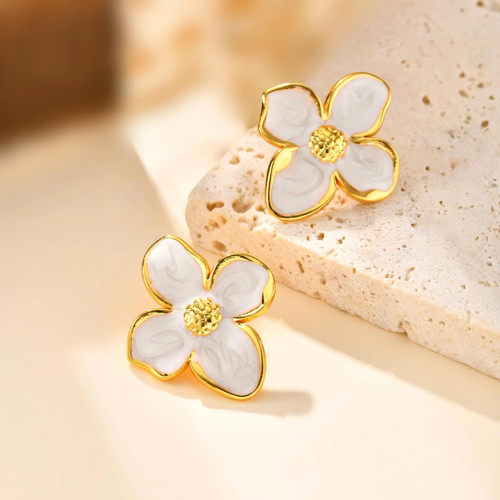 FUA Flower petal 片耳ピアス　ivory color AliExpress