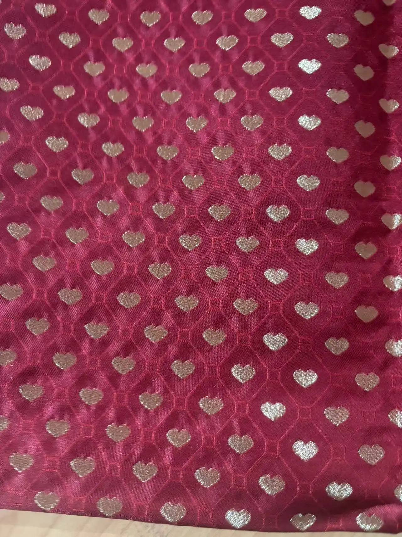 

Ткань из шелковой парчи, восстановленная в 7-8 веках династии Тан.