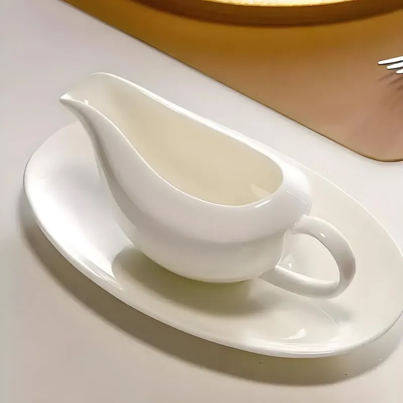 Plain white bone china sauce dispenser, ceramic gravy boat, bbq spice cruets for party, kitchen spice container, bbq accessories