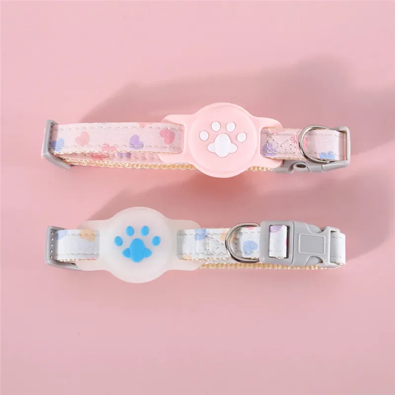 

AirTag Holder Case Pet Collar Print Adjustable Cat Collar with Apple Air Tag Holder Safety Cat Collars for Girl Boy Cats Kittens