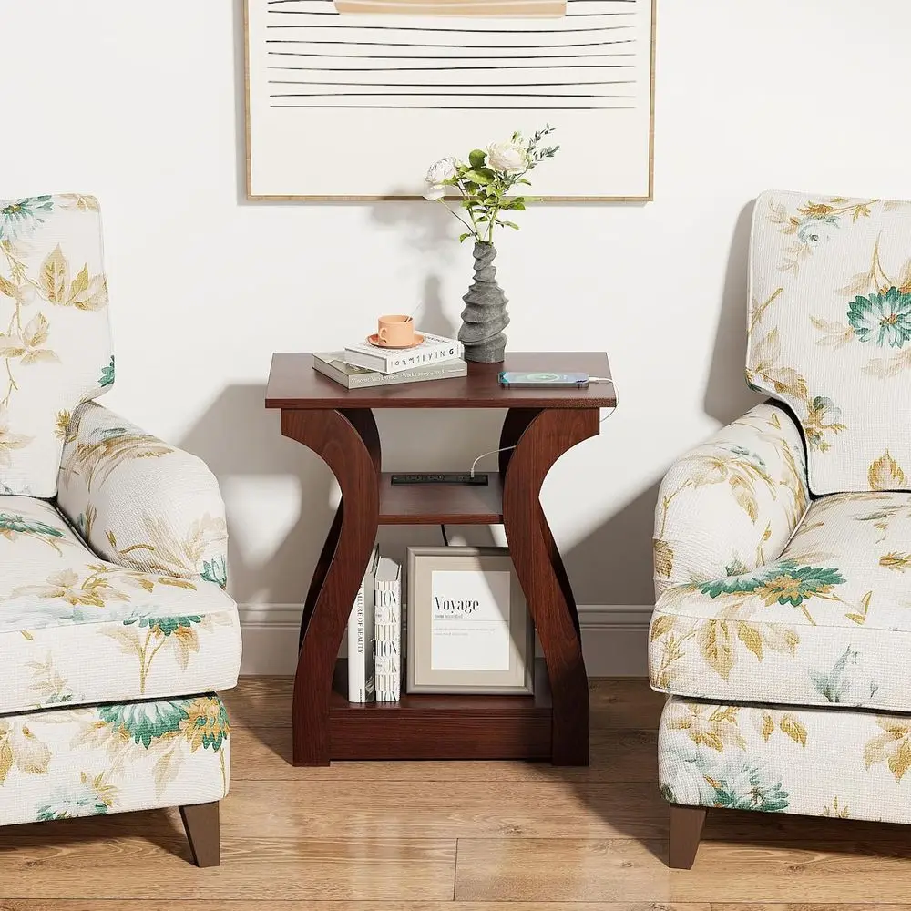 Tavolino da soggiorno in legno di ciliegio con porta di ricarica, comodino per camera da letto, tavolino portaoggetti a 3 livelli (ciliegia)