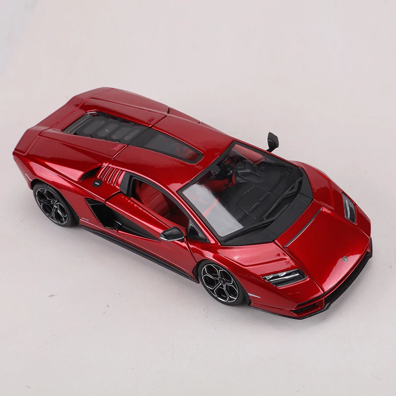Burago 1:24 Lamborghini Countach LPI 800-4 Alloy Model Car view 5
