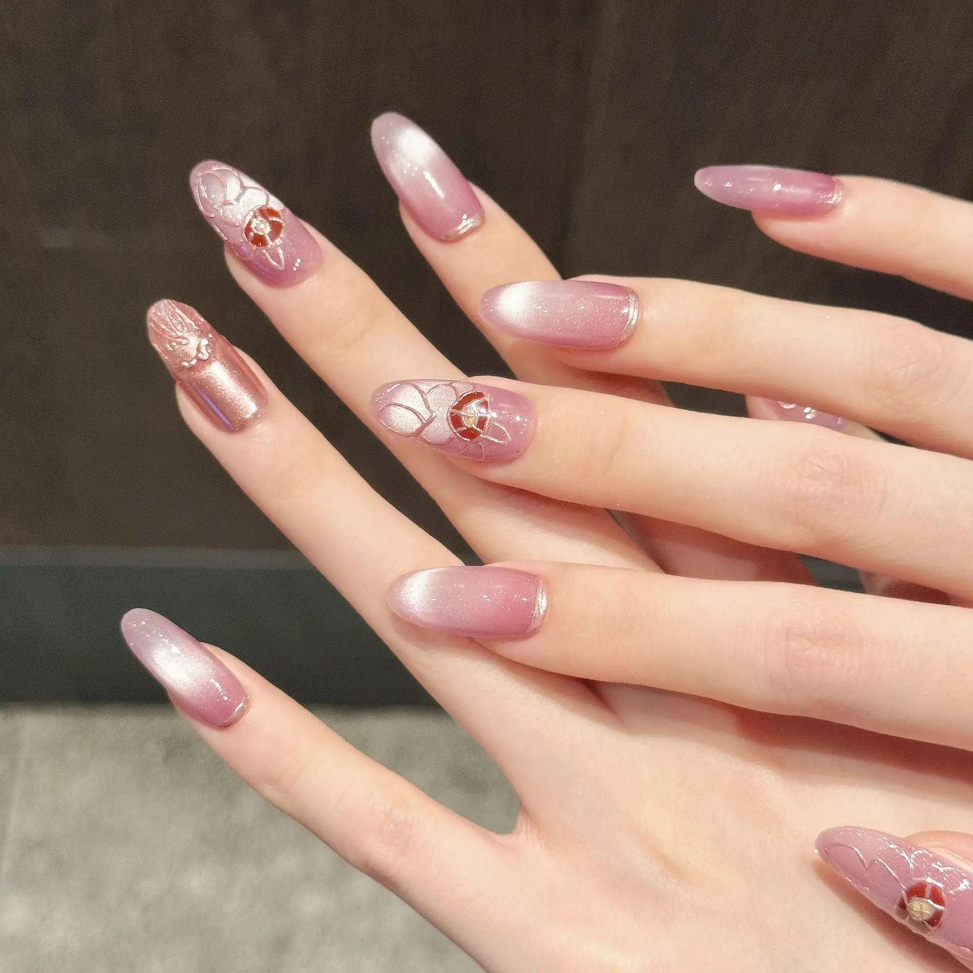 10 stuks handgemaakte pers op nagels glanzende magische spiegel roze kattenoog nep nagel handgeschilderde prachtige bloem charme amandel valse nagel