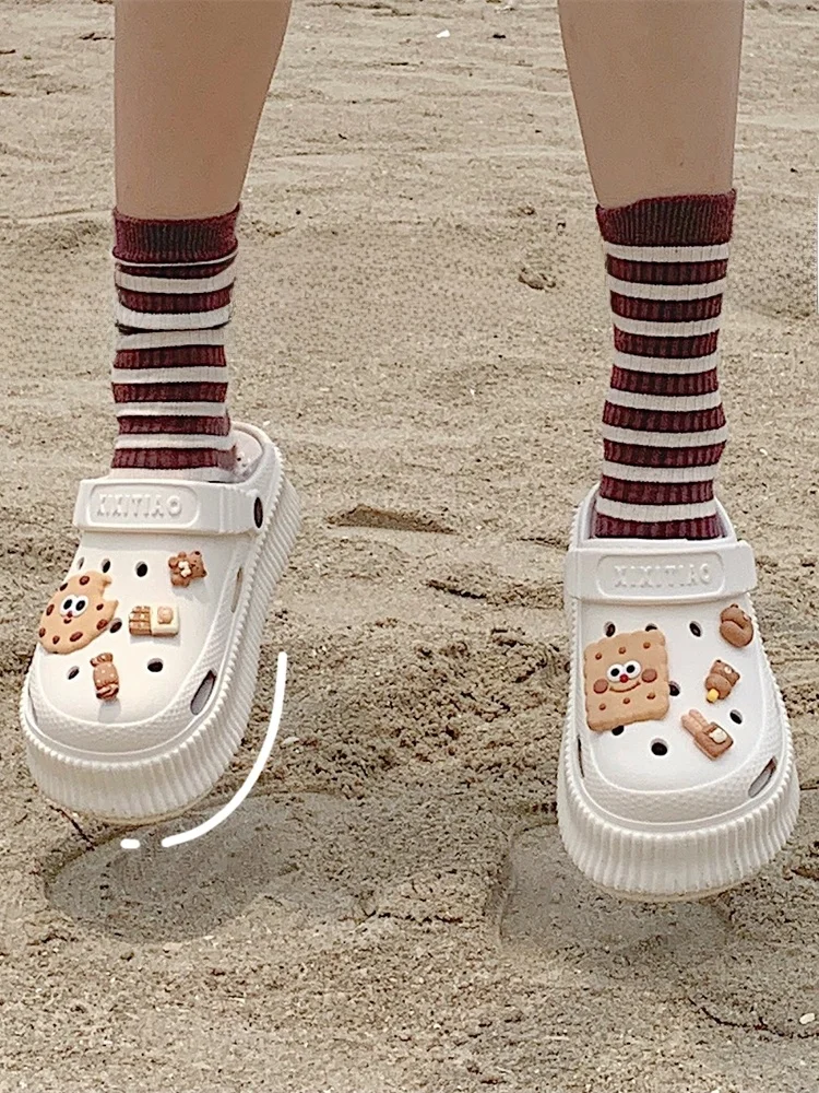 

Летние сандалии на высоком каблуке из ЭВА Thi Bot, женские уличные тапочки, милые отверстия для печенья, Hole oes Beach oes, корейские сандалии с героями мультфильмов