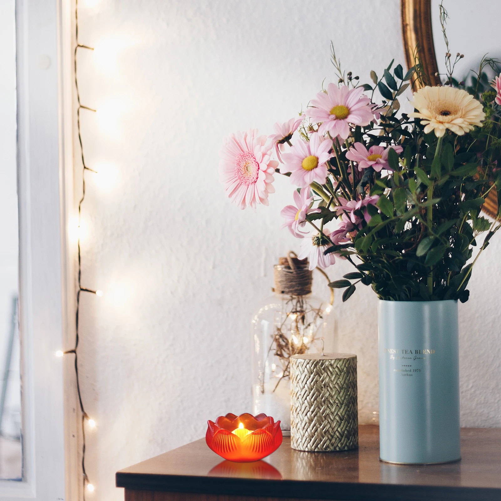 

2Pcs High Class Lotus Shaped Candleholders Smooth Surface Glass Craft Decorative Tool Desktop Adornment