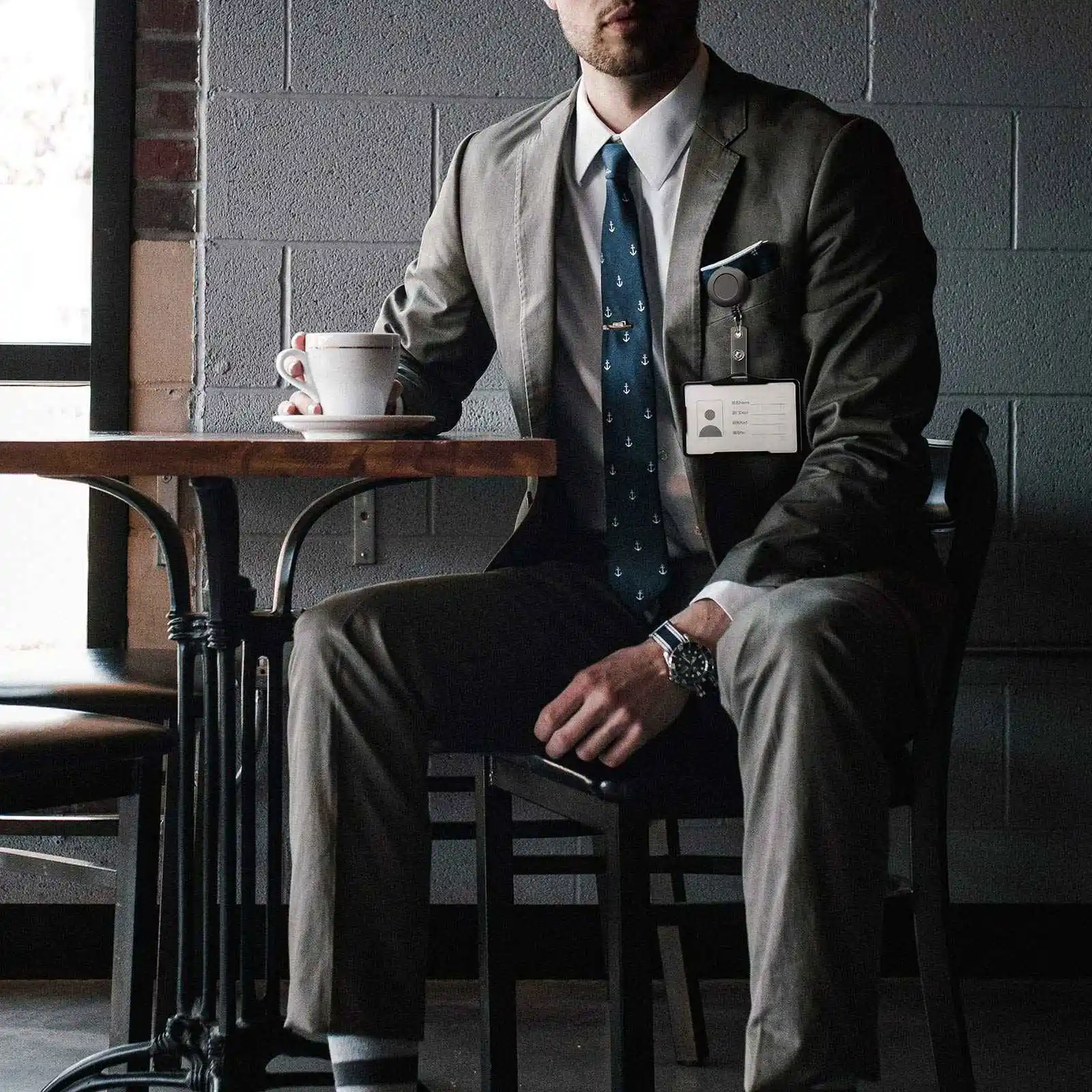 ตัวหนีบม้วนป้ายหดเก็บได้สีดำ50ชิ้นสำหรับใส่บัตรแสดงตัวตนสำหรับเครื่องใช้สำนักงานของโรงเรียน