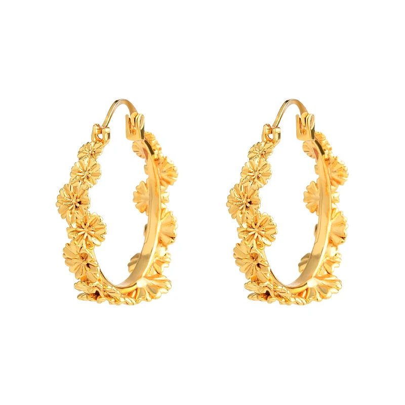 

French retro flower earrings, ear buckles, light luxury high-end gold circle earrings.