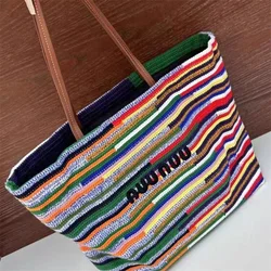 Grand sac de plage arc-en-ciel pour femmes, sacs à main colorés, design dames, vêtements de plein air, fourre-tout à rayures, tricot fait à la main, nouvelle collection 2024