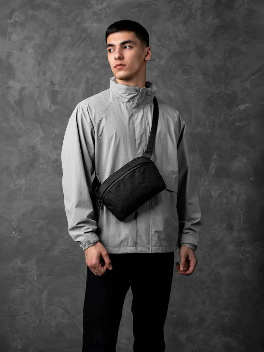 AlpaKA Australia Flight Sling 400D Close-Fitting Flat Bag 2L Casual Style Men's Crossbody Bag with Zipper And Internal Pockets