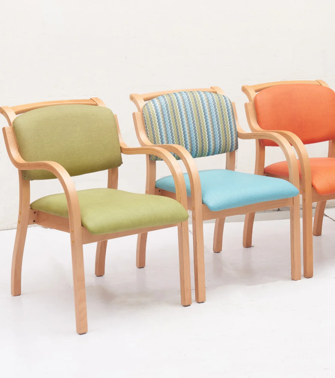 

#Minimalist Family Lounge Chair Bentwood Dining Chair with Soft Upholstery for Comfort