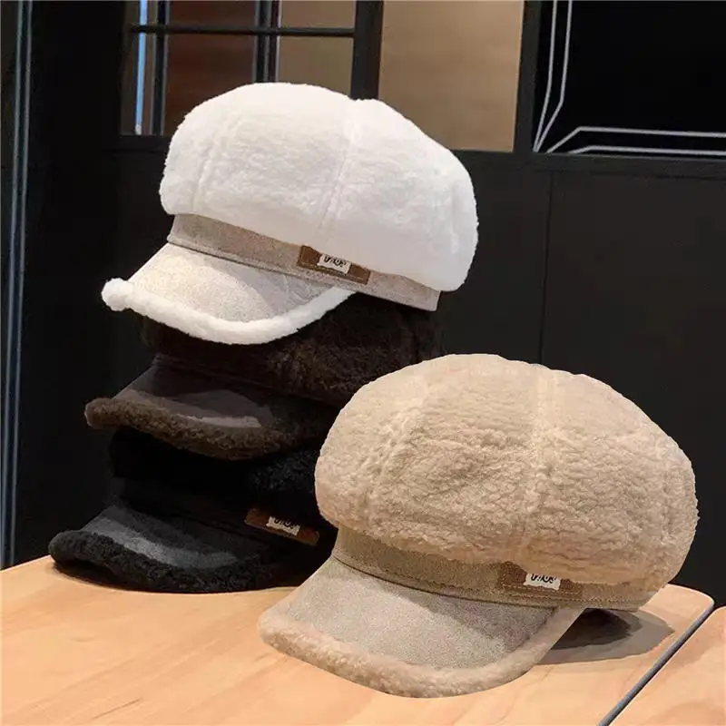 New Lamb Hair Octagonal Hat for Women's Korean Fashion Duck Tongue Hat with Plush Bud Hat, Fashionable British Retro Artist Hat