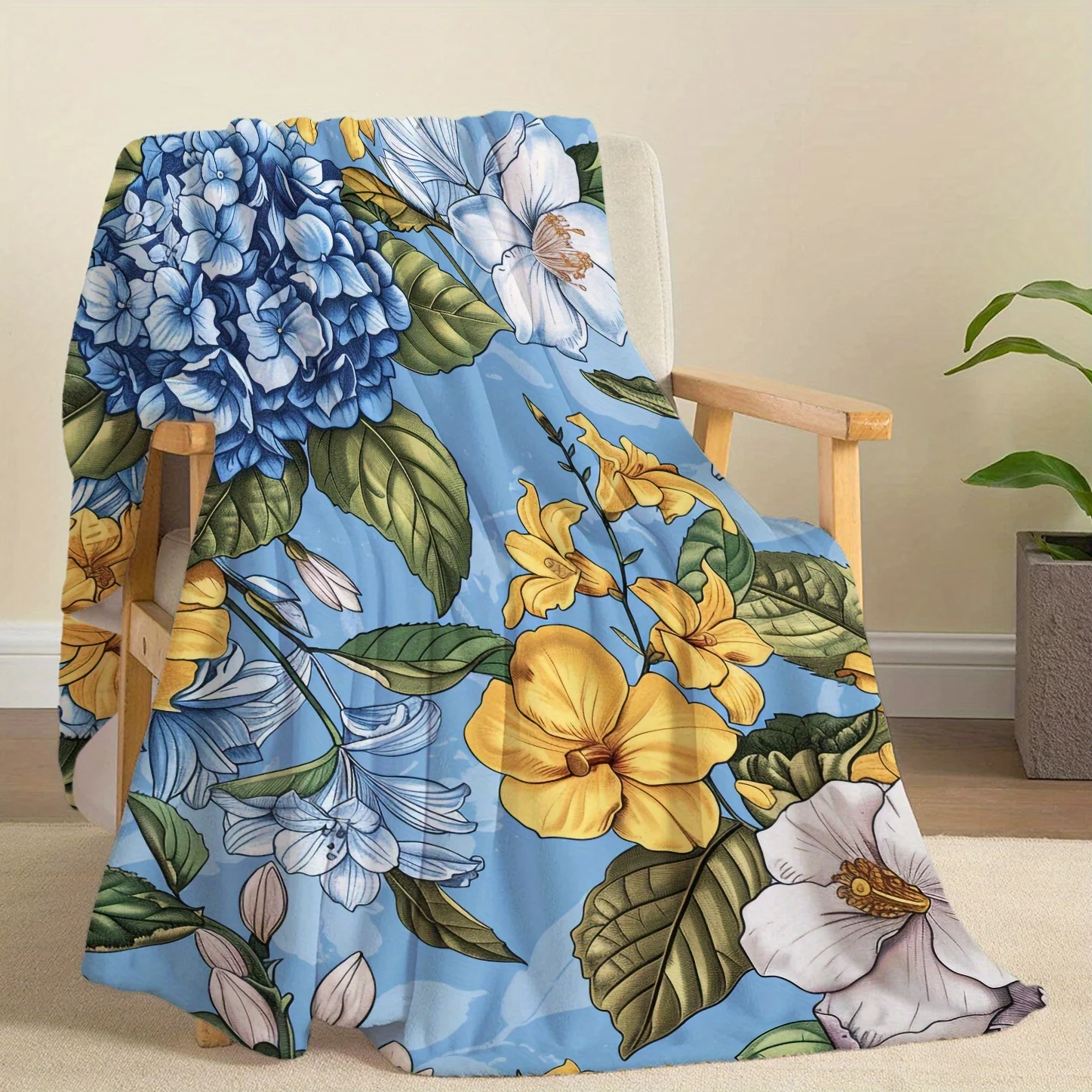 Elegant Blue Floral Flannel Blanket - Soft, Warm & Lightweight For Every Season