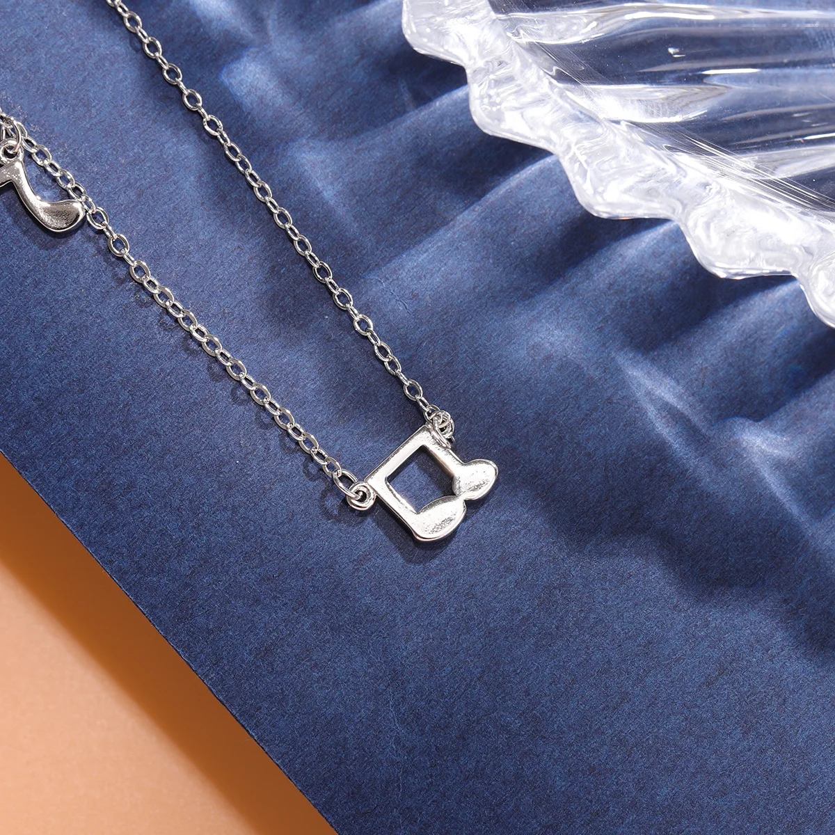 925 Sterling Silber Schmuck Kunstvolle Frische Musiksymbol Wind-Accessoires Damen Naturklänge Anhänger Halsketten XL141