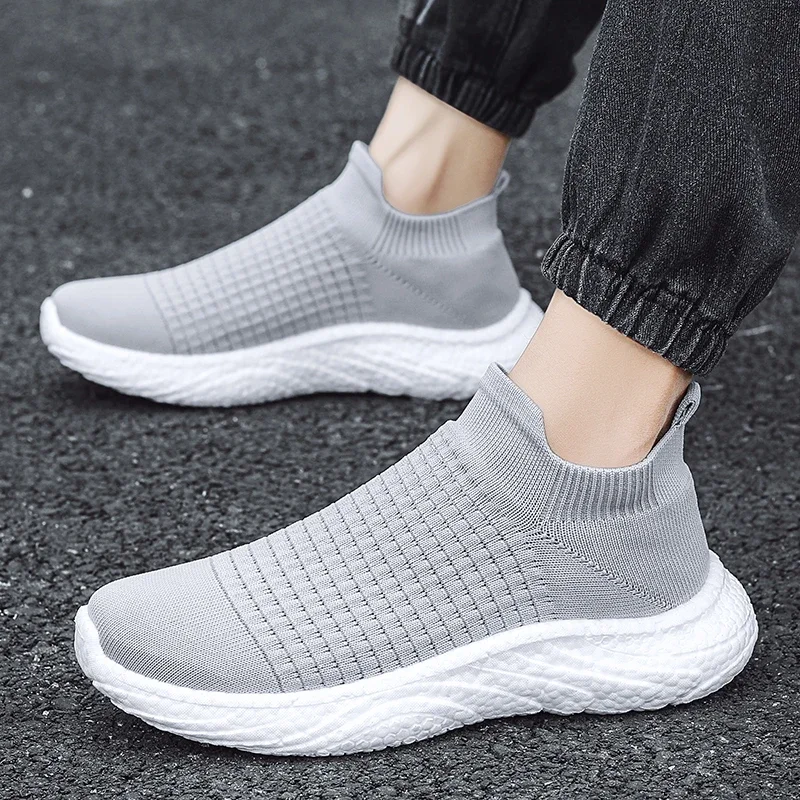 Schuhe für Männer Marke Slip on Herren vulkan isieren Schuhe Herbst runde Zehen gemischte Farben Netz Stoff atmungsaktive vielseitige Turnschuhe