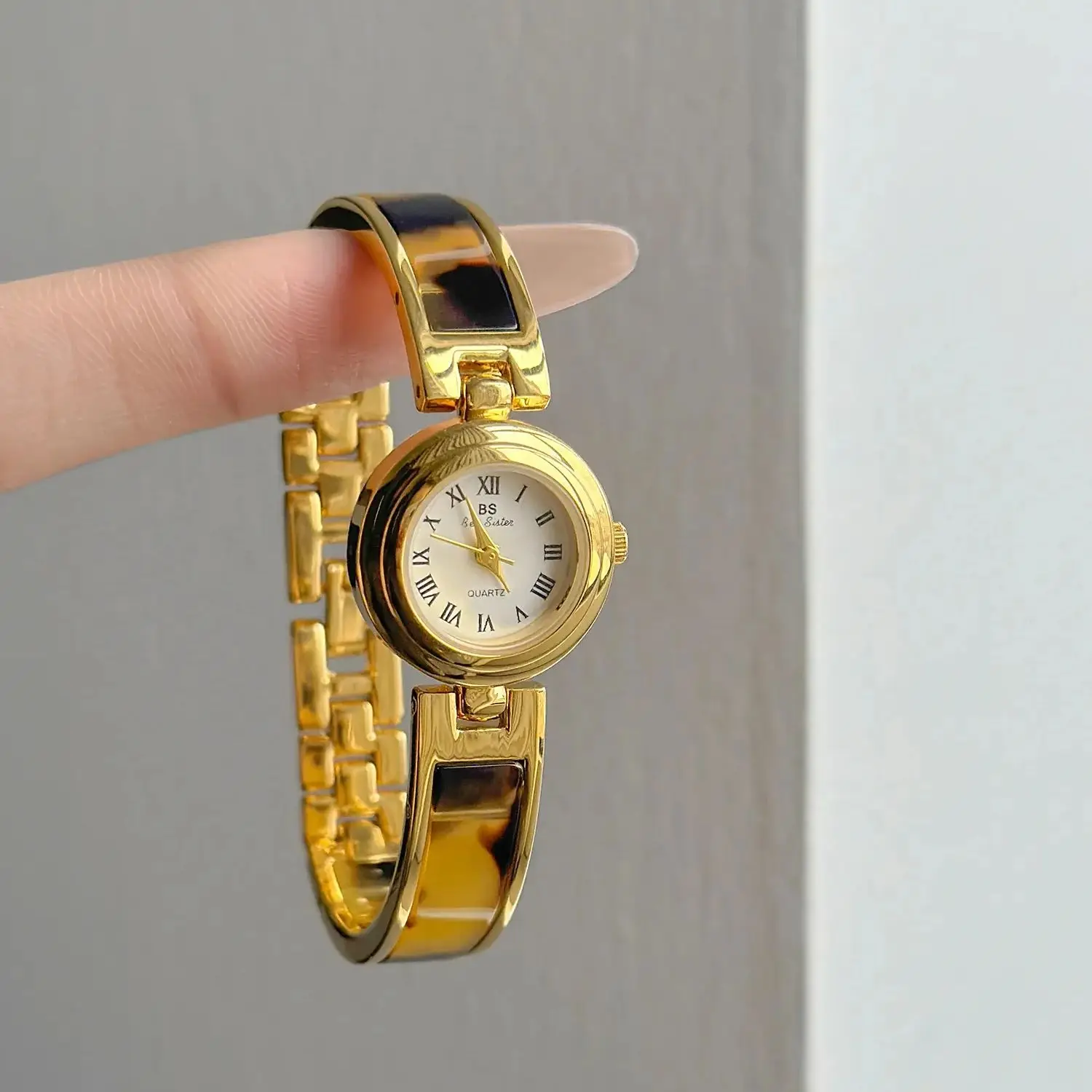 レトロな高級感のある女性用腕時計、琥珀色のブレスレットチェーン、本物の防水クォーツ、レディース腕時計、女性へのギフト