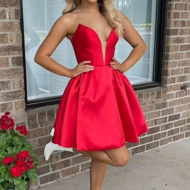 

Sexy Strapless Satin Homecoming Dresses for Teens Deep V Neck Short Prom Party Ball Gowns Graduation with Pockets Vestidos