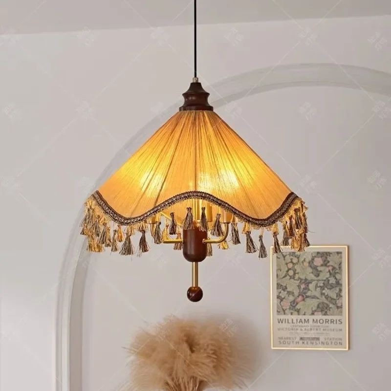 

French retro restaurant chandelier, American fabric bedroom, vintage solid wood tassels, cloakroom, study bar, desk lamp