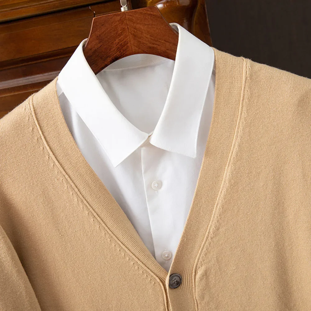 Men Classic Solid Color Knitted V-Neck Fashion Cardigan Warm Baggy Sweater Stretch High End Coat Coat Comfortable Men Clothing