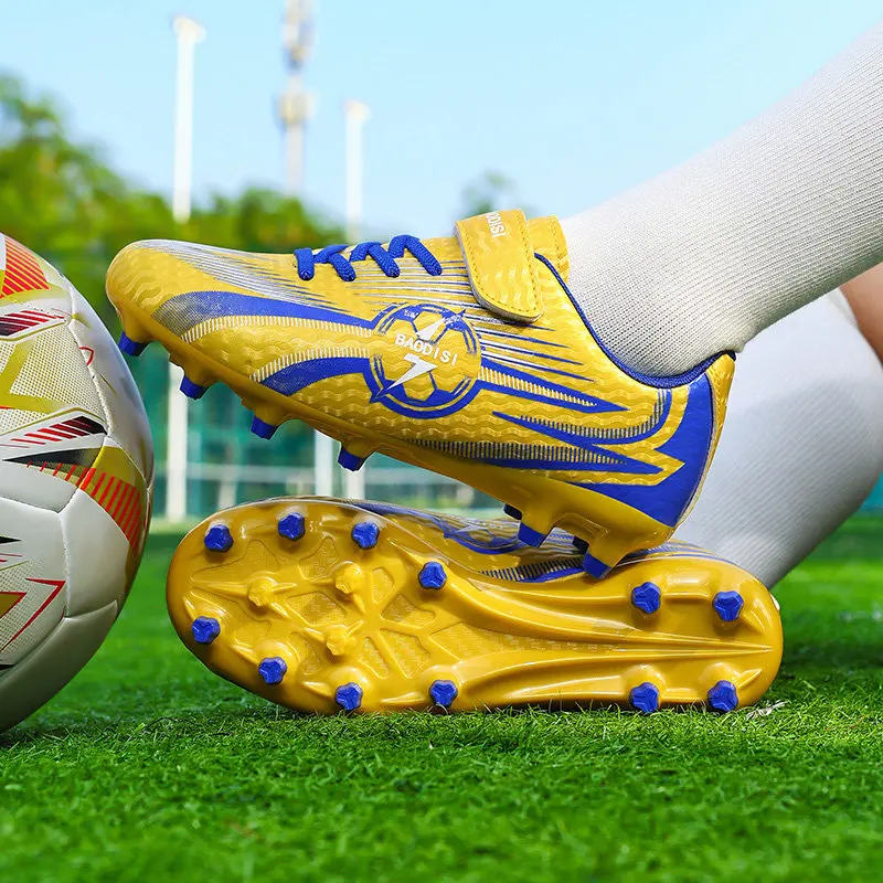 

Brand Fashion Football Shoes Trainers Children Long Spikes Futsal Cleats for Kids Professional Race Soccer Sneakers Size 28-39